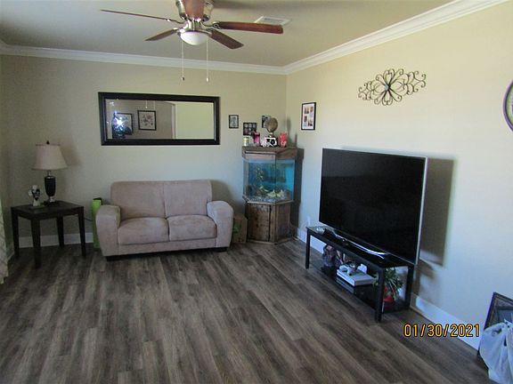 5th image of 719 Country Club Dr