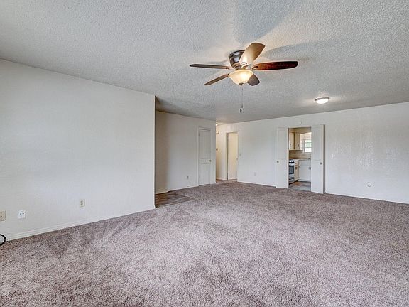 4th image of 529 N Blackwelder Ave #529