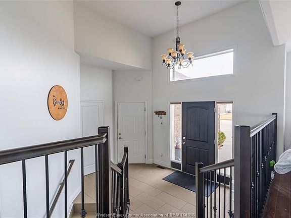5th image of 355 Sellick Dr