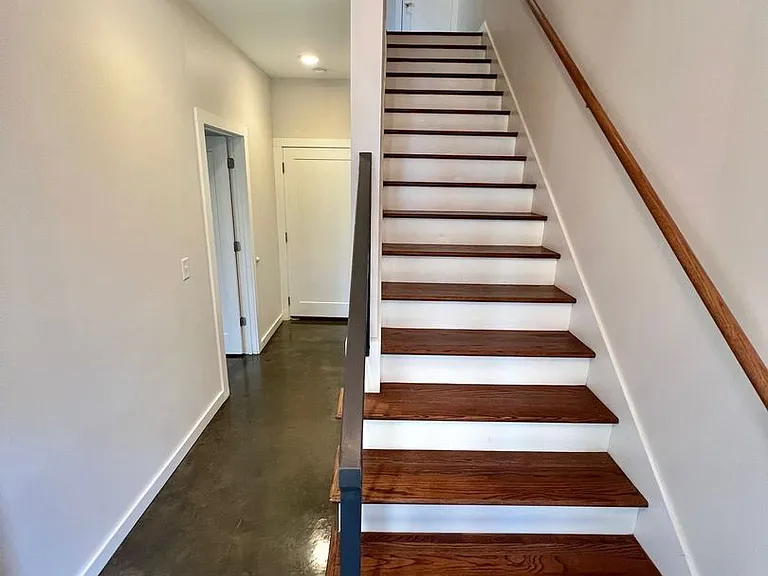 1035 Chester Ave #2 — Photo 10