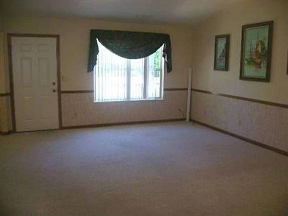 5th image of 2706 Shakespeare Ln
