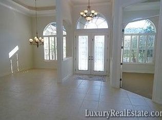 1907 Crayton Rd, Naples, FL 34102