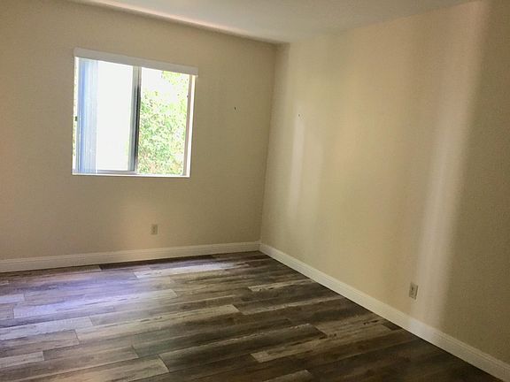 5th image of 2825 3rd Ave Unit 302