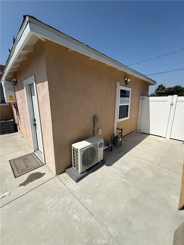 1 bed, 400 sqft, $1,750 — Photo 3