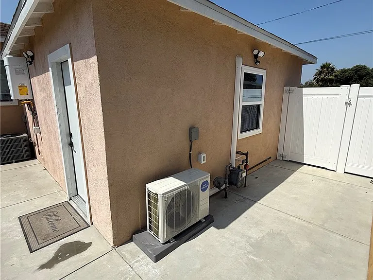 6144 Fair Ave — Photo 3
