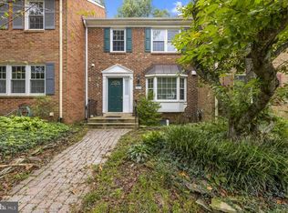 9019 Golden Leaf Ct, Springfield, VA 22153