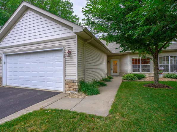 2420 Foxglove Cir, Hudson, WI 54016