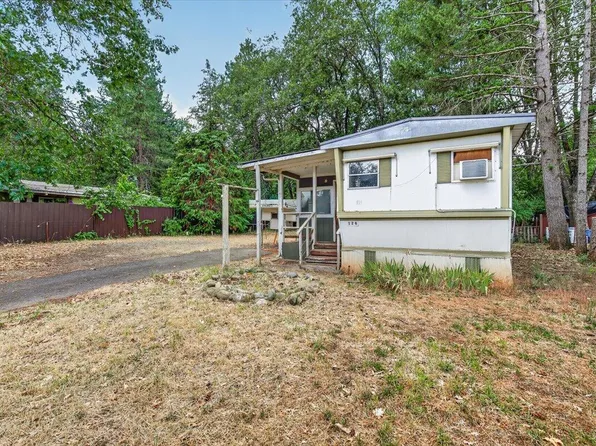 126 S Kerby Ave, Cave Junction, OR 97523