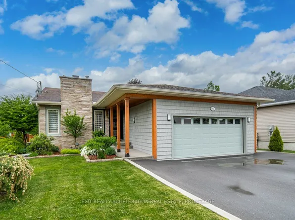 252 Bridge St W, Greater Napanee, ON K7R 3S8