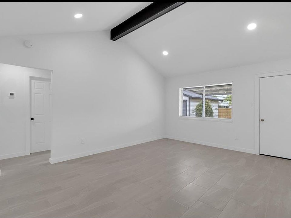 1st image of 10938 Fleming Dr