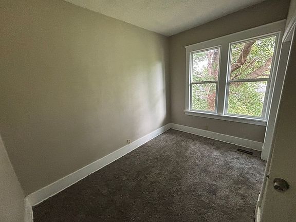 4th image of 1115 W 18th St