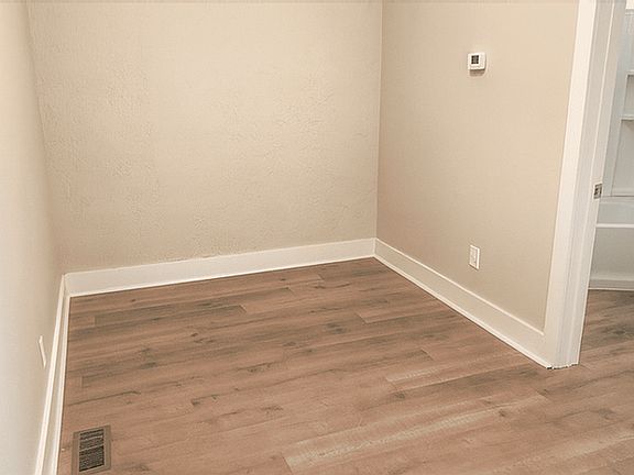4th image of 155 Grove Ave