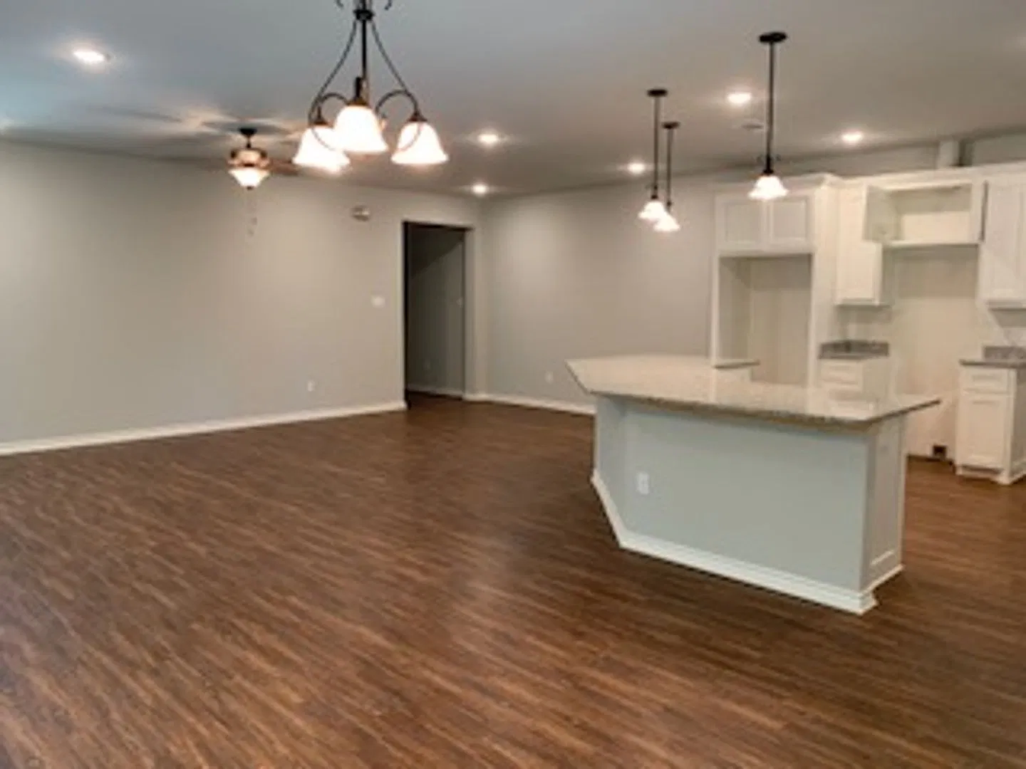 TCU - 2816 W Biddison Street — Photo 4