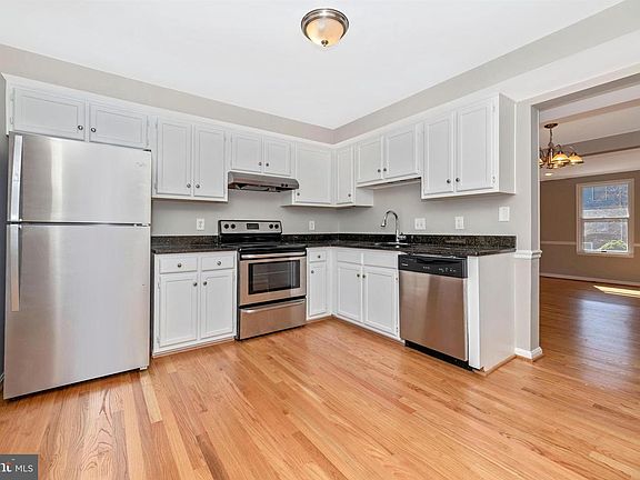 5th image of 101 Dunsford Ct