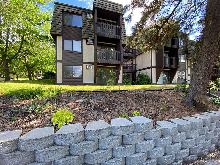 702 S Oak St — Photo 15