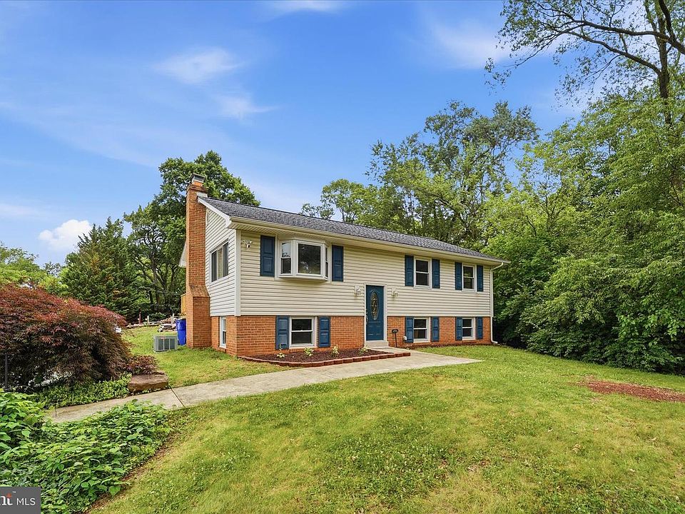 1st image of 5615 Calvert Dr