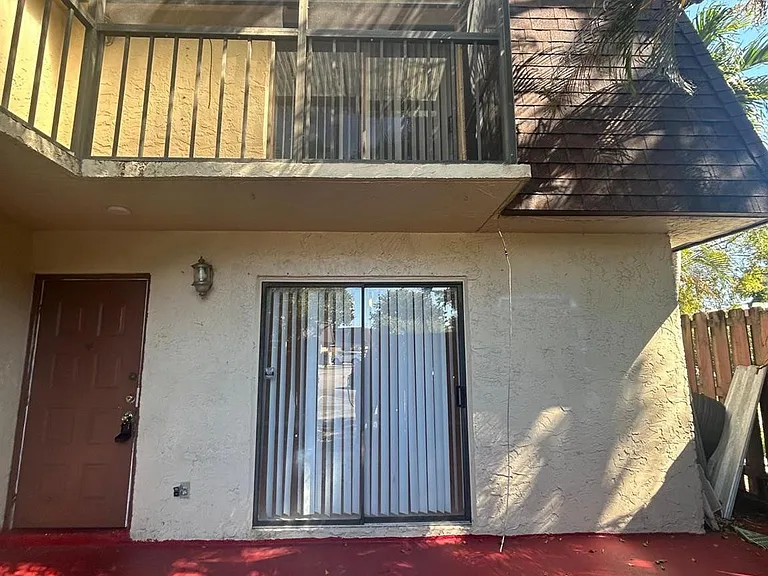 5821 Swordfish Ct #B — Photo 6