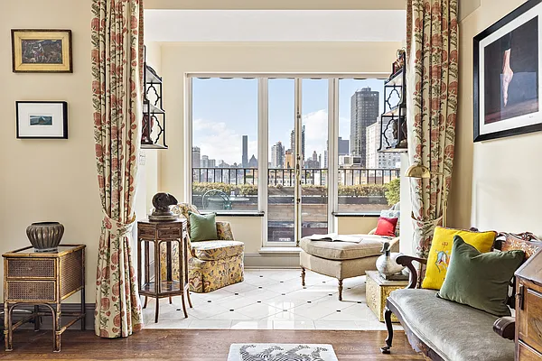 Sold by Compass | media 2