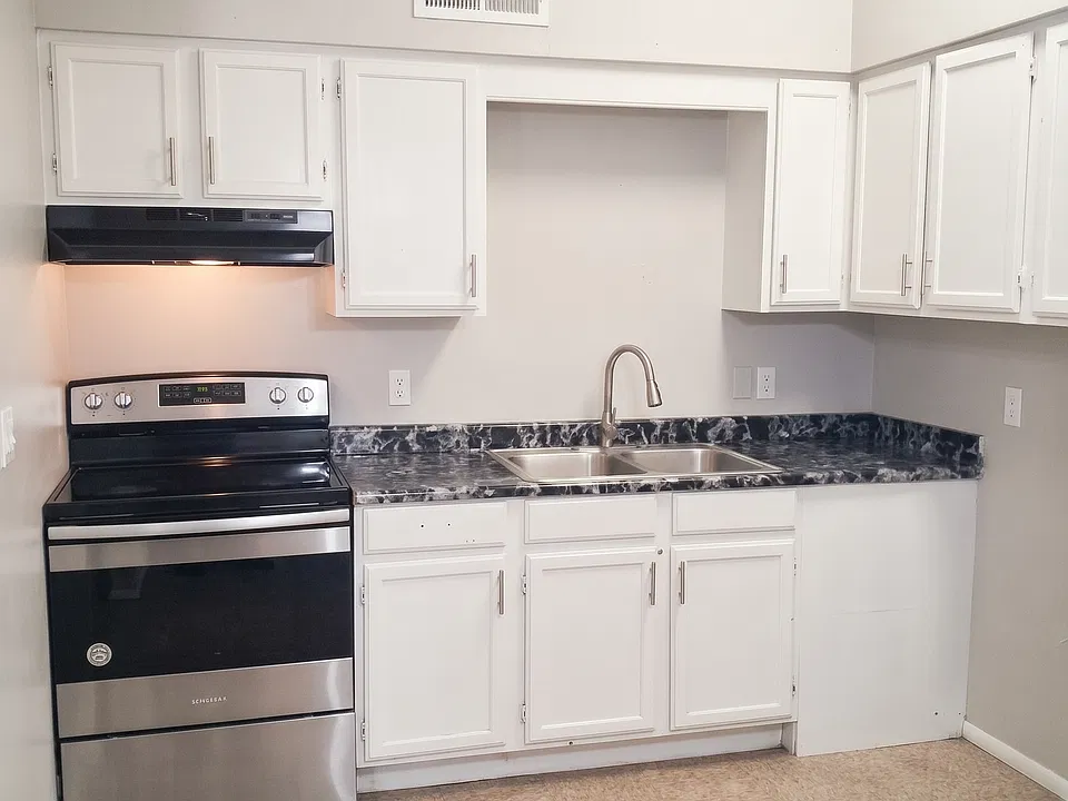 50 N Casa Grande Ave #2