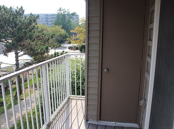 4th image of 42 N Park Ave APT 4
