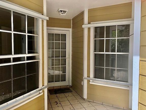 3rd image of 1905 Sixty Oaks Ln