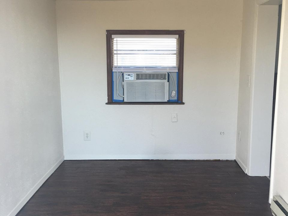 2nd image of 12 E Colcord Ave