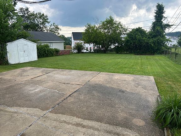2nd image of 9522 Holiday Manor Rd