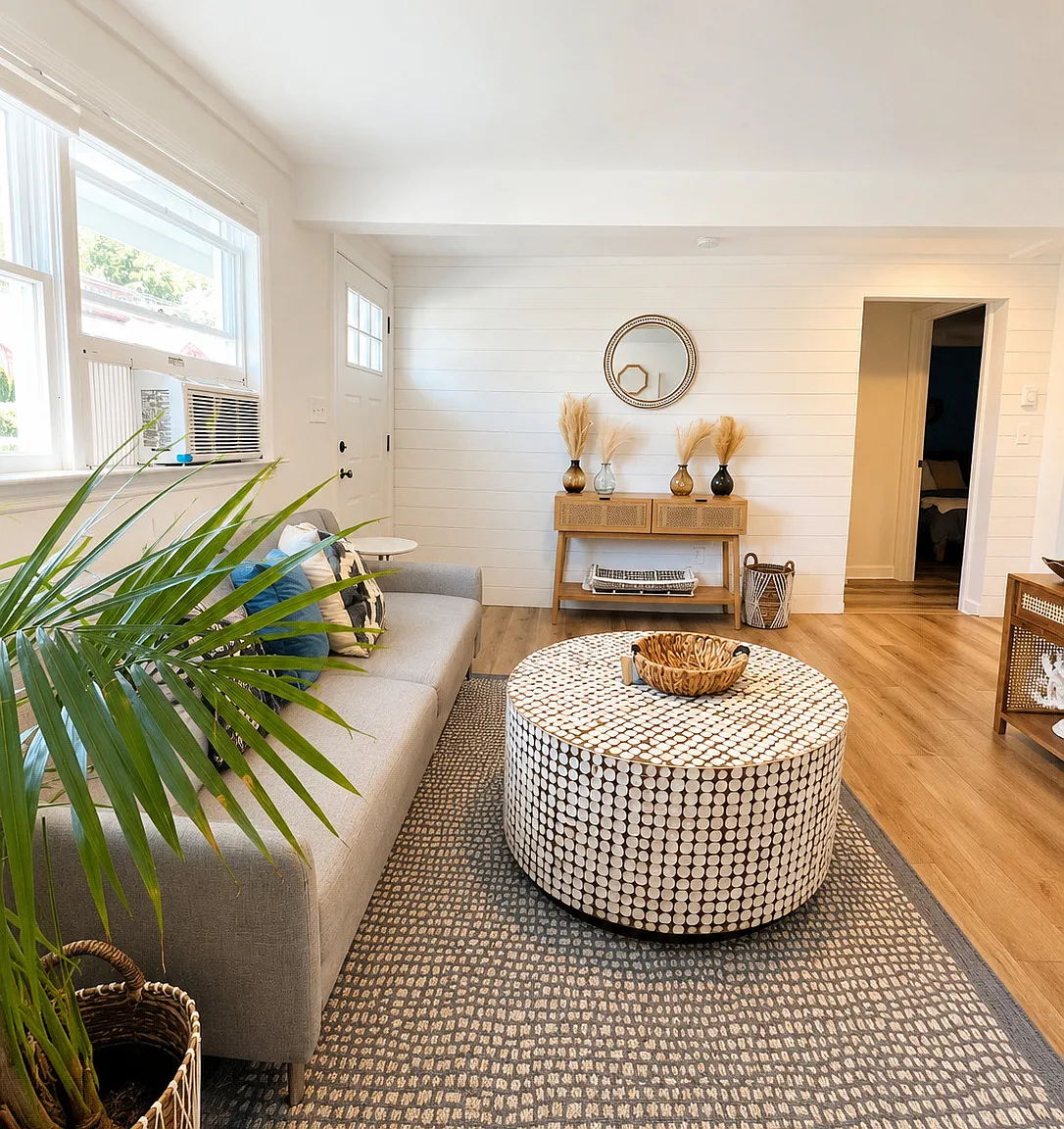 2 bed, 1.0 bath, 750 sqft, $3,000 — Photo 1