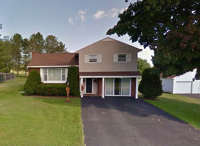 1st image of 124 1st Ave