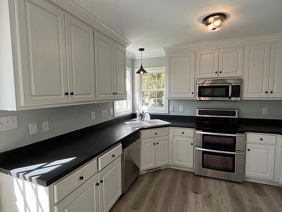 4th image of 712 Ashley Meadows Drive