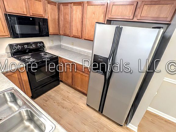 3rd image of 105 Morningside Ln