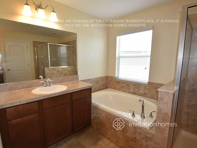 1423 Tahoe Springs Ct — Photo 21
