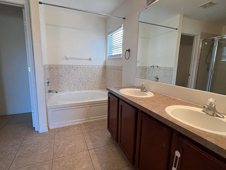 3986 Rollingsford Cir — Photo 40