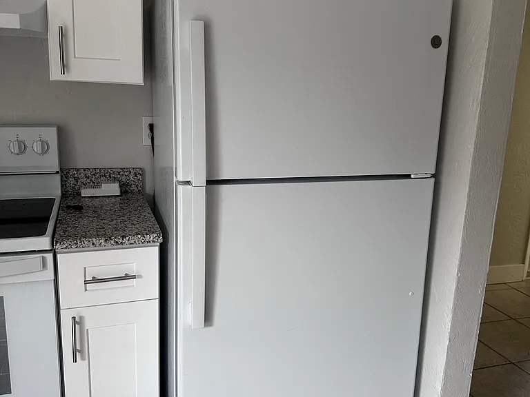 907 Royal Oak Ct — Photo 16