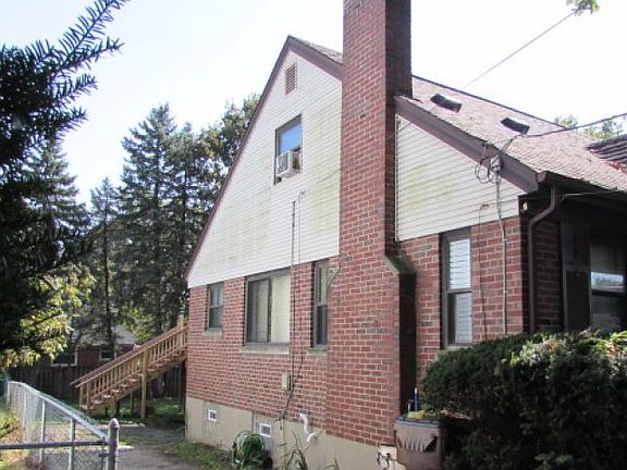 3rd image of 7000 Clovernook Ave