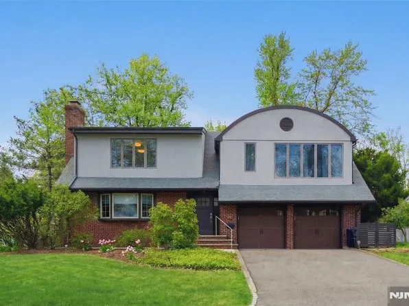 53 Forest Rd, Demarest, NJ 07627