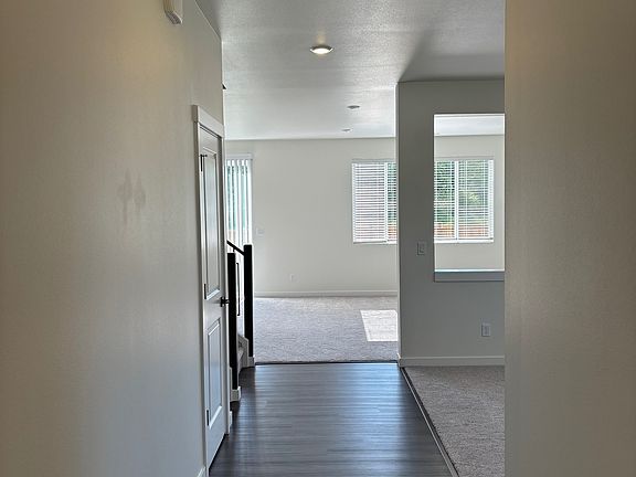 5th image of 12652 173rd Ave E