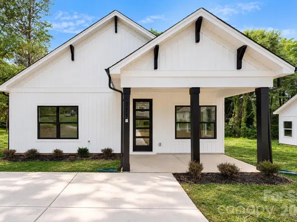 311 W Chestnut St, Stanley, NC 28164
