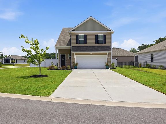 4th image of 427 Samara Dr.