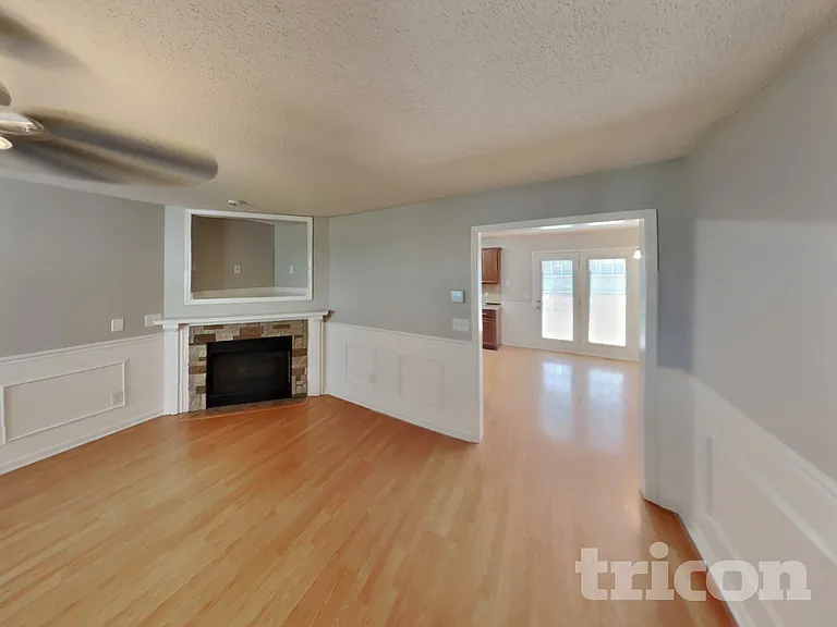 200 Falcon Rd — Photo 2