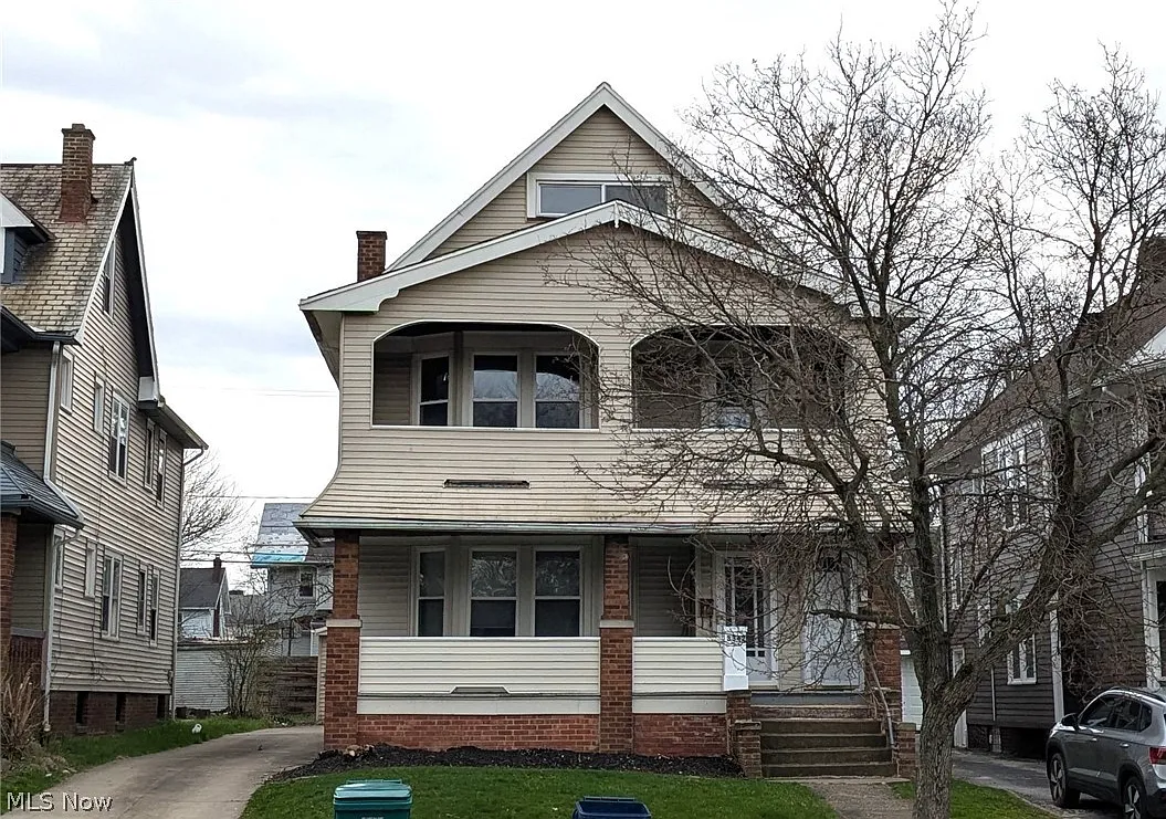 3 bed, 1316 sqft, $1,275 — Photo 2