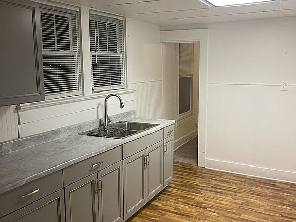 2nd image of 1501 Branson Ave