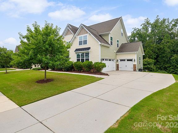 3rd image of 16928 Alydar Commons Ln