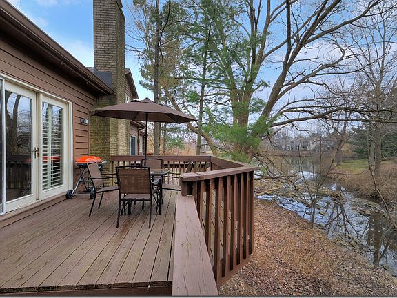 2nd image of 15 Sherwood Ct #15