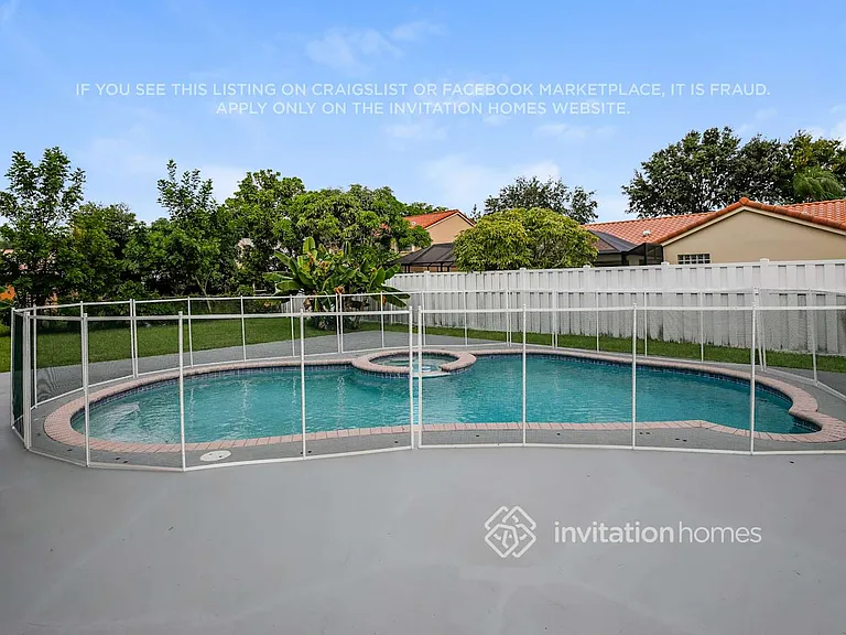 9130 NW 44th Ct — Photo 16