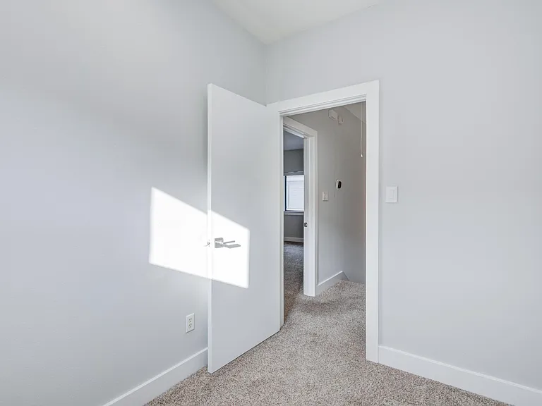 4202 Spencer St — Photo 24