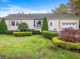 7 Manor Dr, Manahawkin, NJ 08050