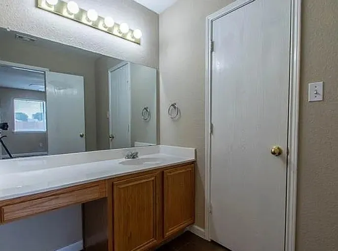 816 W Colony Dr — Photo 8