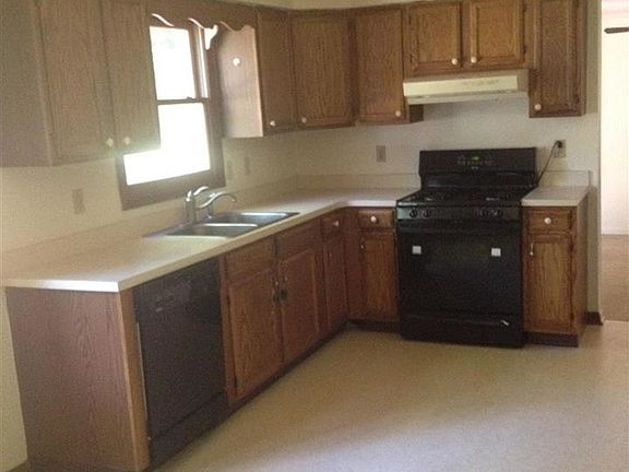 2nd image of 8 Ryanwood Ct