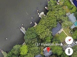 137 Plymouth Blvd, Westport, MA 02790